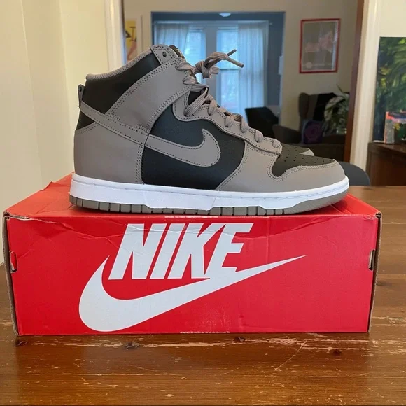 Women’s Dunk high Moon fossil! Size 9.5 W & 8 M. EUC - Picture 2 of 11